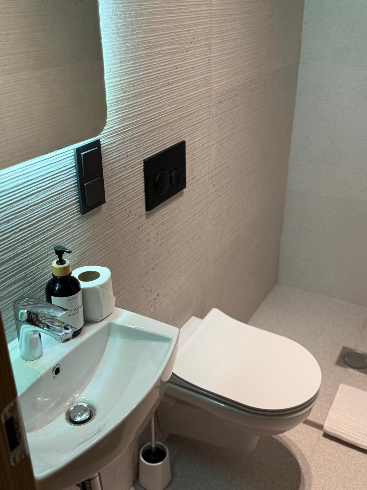 Lovely Two Bedroom In The Old Town ريغا المظهر الخارجي الصورة